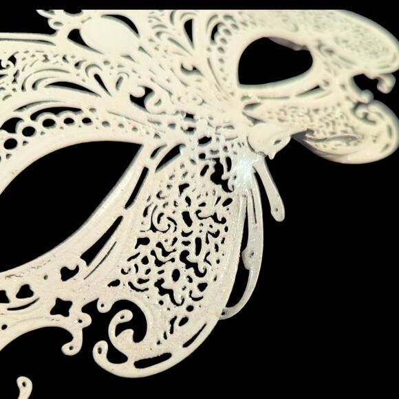 Venetian Metal Lace Masquerade Mask - Picture 3 of 5
